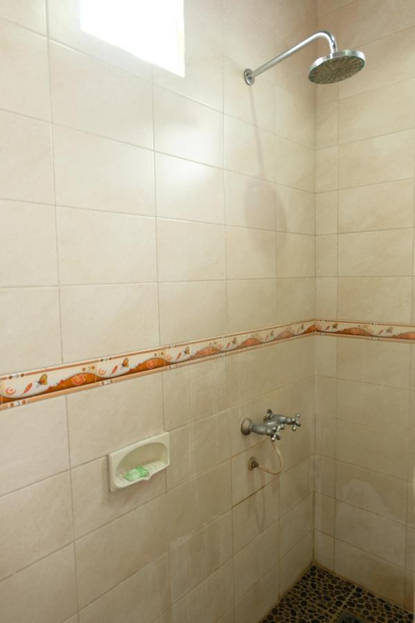 Kerti Beach Bungalow And Restaurant Падангбай Екстериор снимка