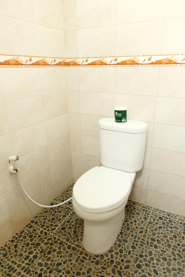 Kerti Beach Bungalow And Restaurant Падангбай Екстериор снимка