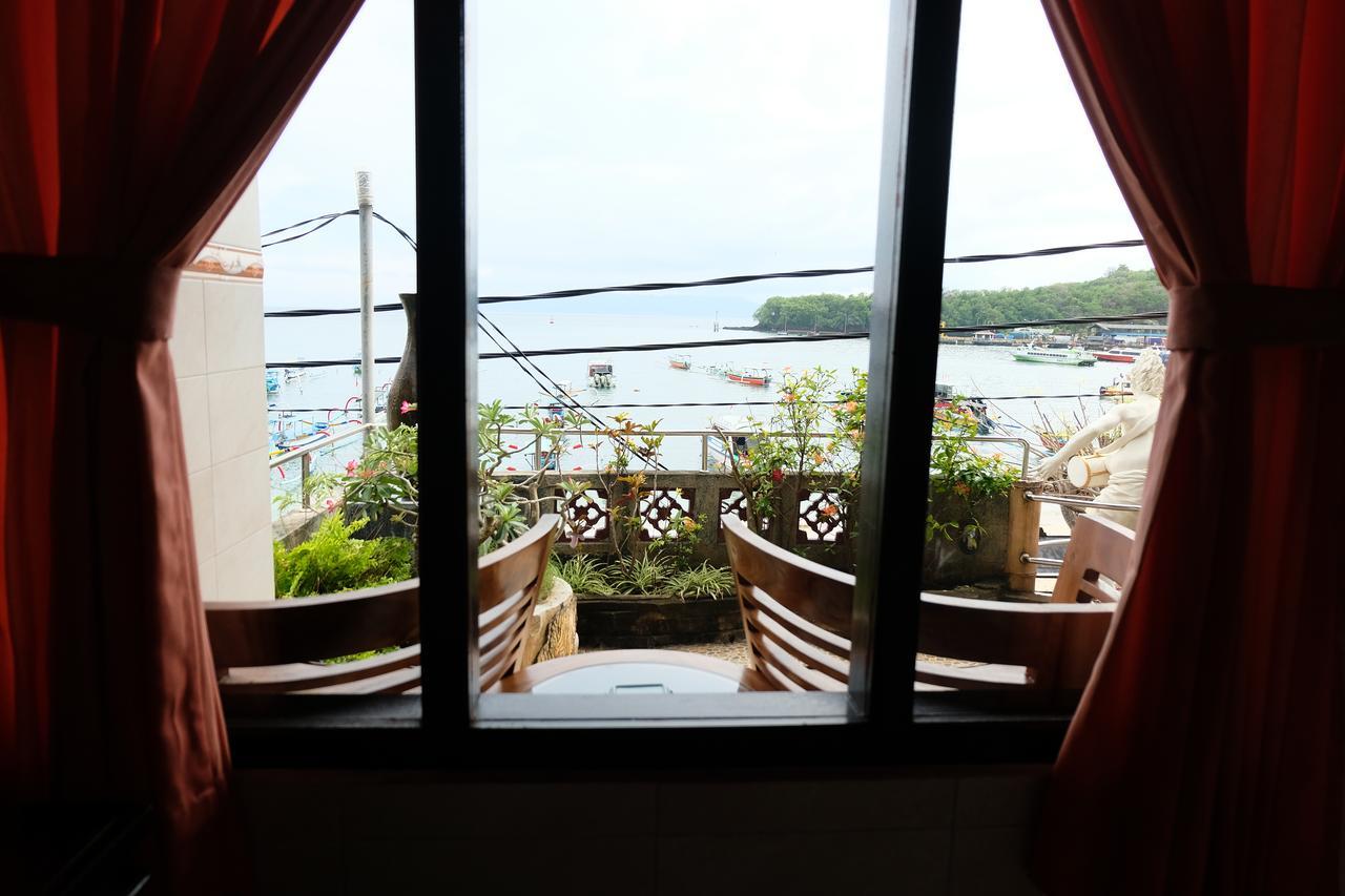 Kerti Beach Bungalow And Restaurant Падангбай Екстериор снимка